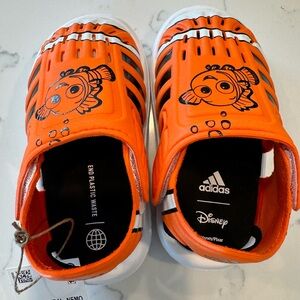 NWT adidas finding Nemo water sandals size 5 1/2